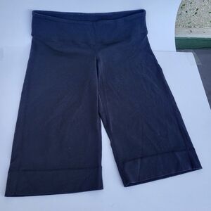 Black Lululemon Clamdigger Capris